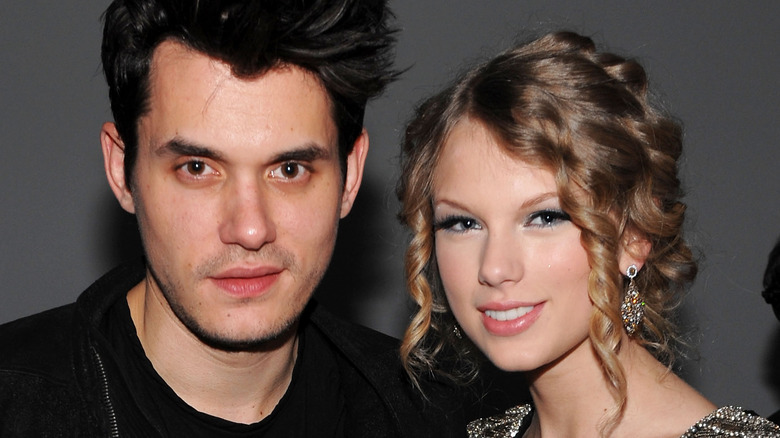 John Mayer et Taylor Swift se font un câlin