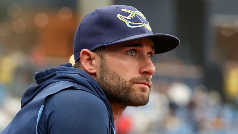 Kevin Kiermaier regardant sur le côté