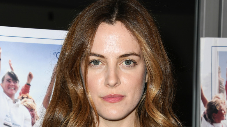 Riley Keough gros plan 