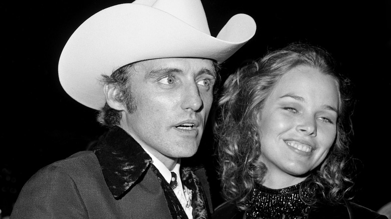 Dennis Hopper et Michelle Phillips