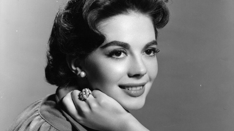 Natalie Wood sourit 