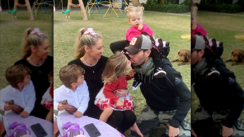 Anna Kournikova et Enrique avec leurs enfants