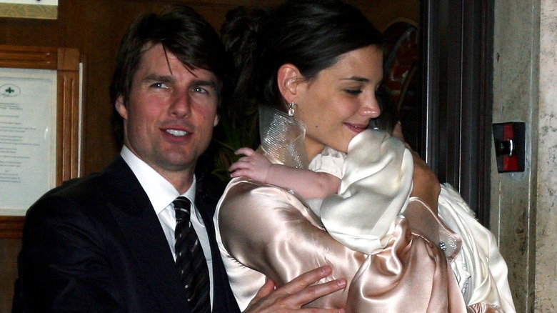 Tom Cruise, Katie Holmes tenant Suri Cruise