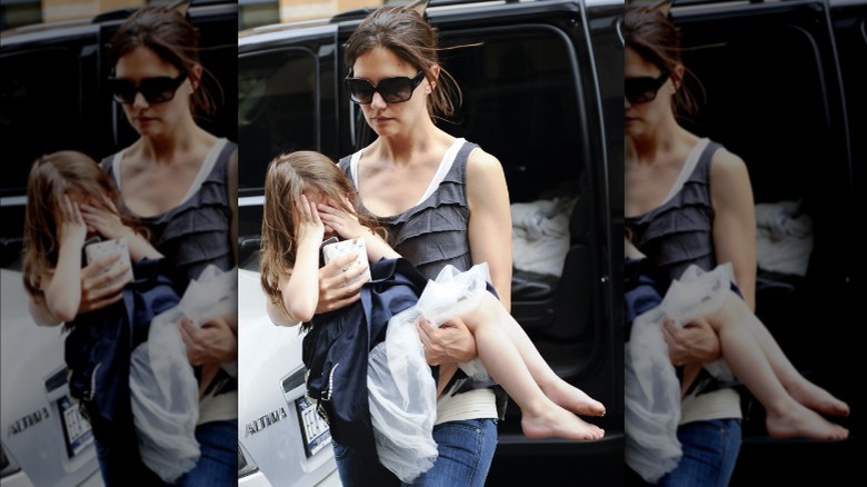 Katie Holmes portant Suri Cruise