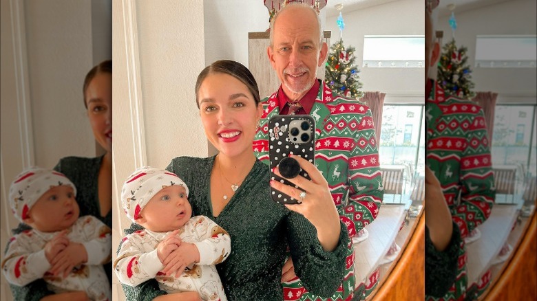 Mindy Minx et Larry selfie avec bébé