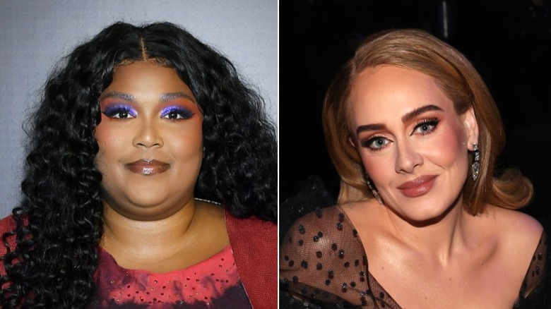 Lizzo posant dans un fard à paupières bleu, Adele posant naturellement