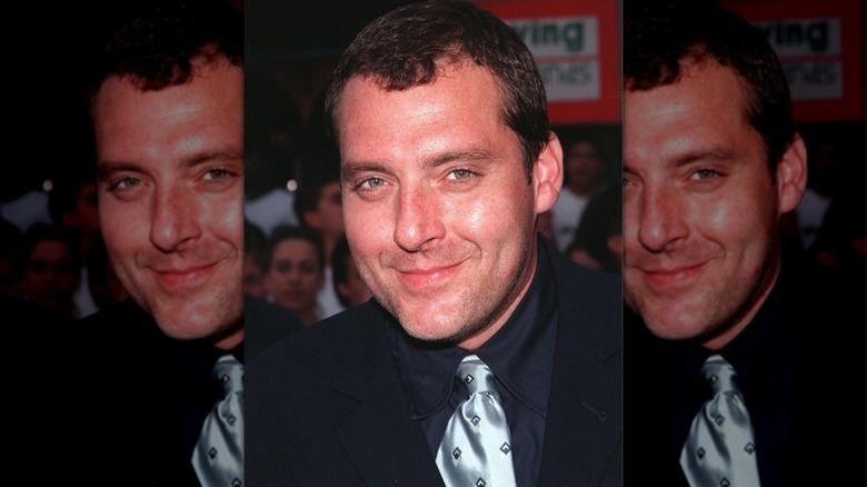 Tom Sizemore souriant