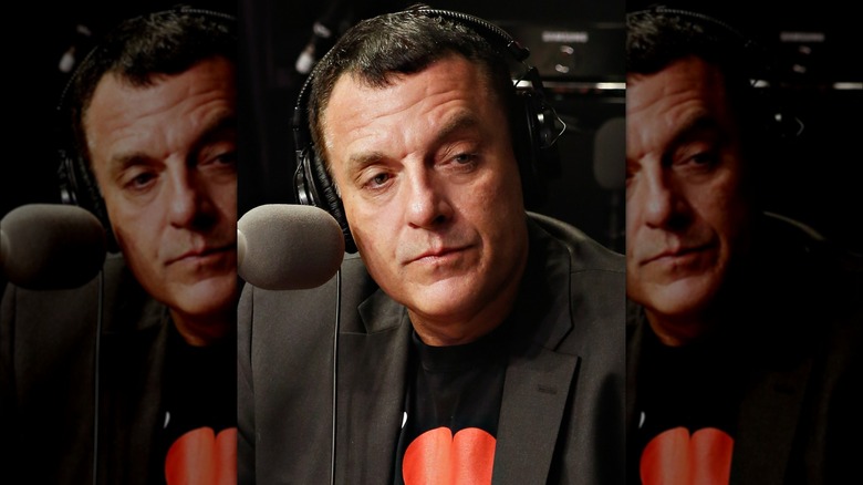 Tom Sizemore avec microphone et casque