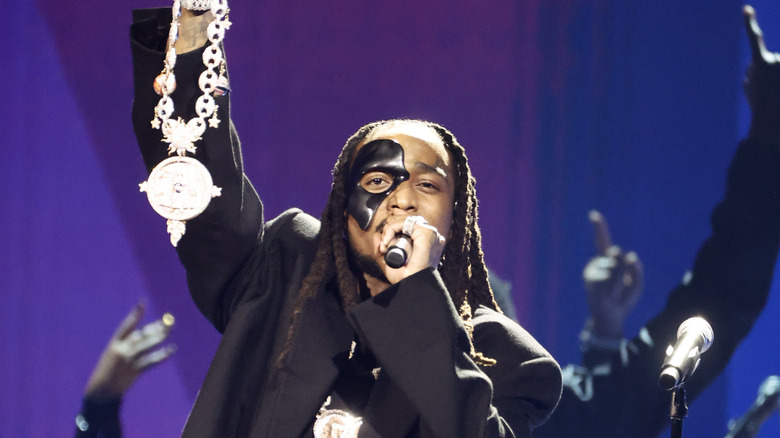 Quavo se produisant aux 65e Grammy Awards annuels 