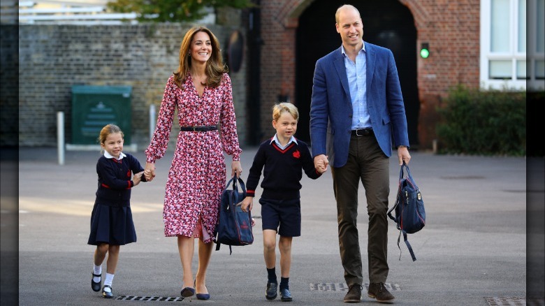 Kate Middleton et le prince William déposent George et Charlotte à Thomas's Battersea 