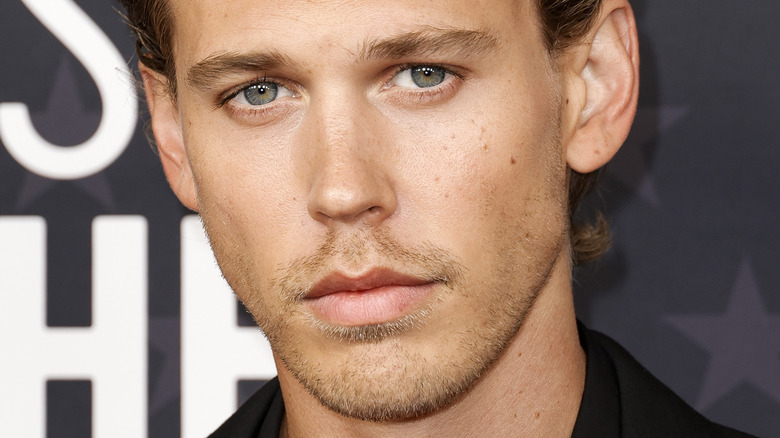 Austin Butler ne peut pas cacher son émotion en se souvenant d’un lien instantané avec Lisa Marie Presley