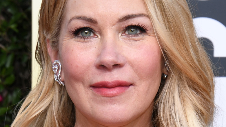 Christina Applegate envoie un message clair à son diagnostic de SEP sur le tapis rouge des SAG 2023