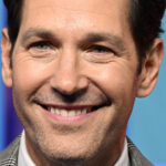 Comment l’histoire d’amour de Paul Rudd a commencé avec sa femme Julie Yaeger