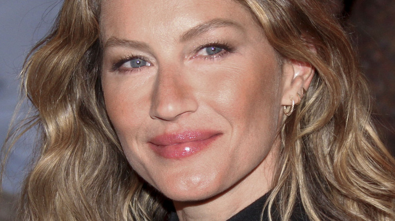 Gisele Bündchen, divorcée, se refait une beauté méconnaissable sur la nouvelle couverture de Vogue