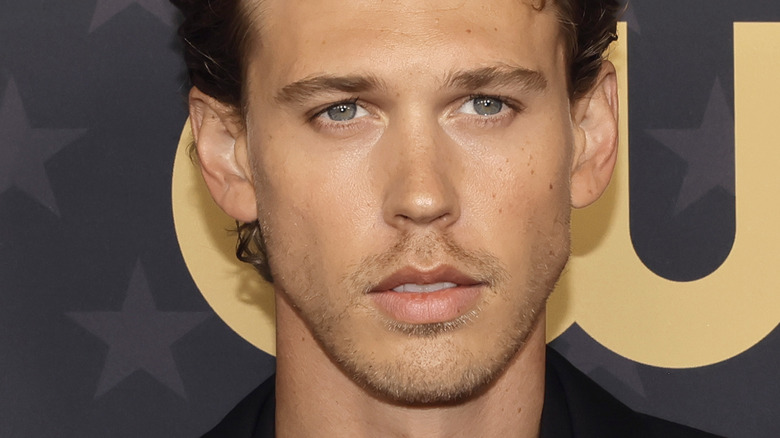 La chose bizarre qu’Austin Butler a dû faire pour prendre du poids pour Elvis