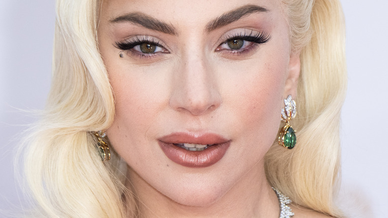 La grave condition médicale avec laquelle Lady Gaga vit