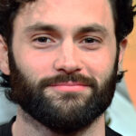 La maladie effrayante avec laquelle Penn Badgley est né