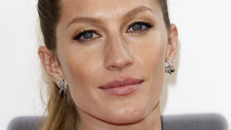 La manière controversée dont Gisele Bündchen a caché la chirurgie plastique