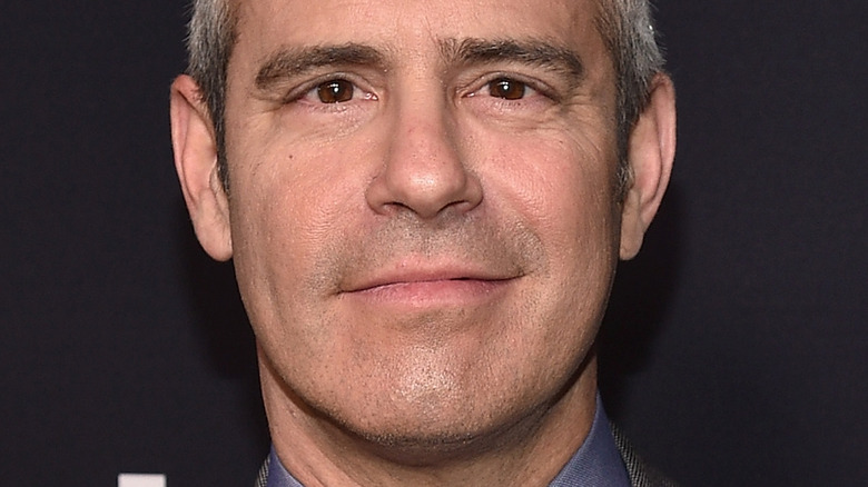 La théorie d’Andy Cohen sur qui a vraiment donné à Heather Gay un œil au beurre noir fait écho à ce que nous pensons tous