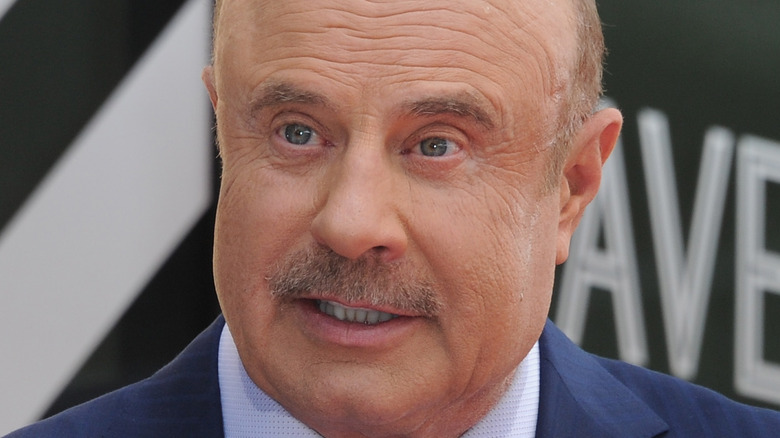 Le Dr Phil McGraw taquine de grands projets à la fin de sa série télévisée de jour