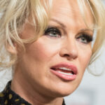 Pamela Anderson maintient ses affirmations explosives sur le comportement de Tim Allen sur le plateau