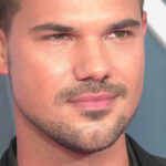 Taylor Lautner devient vulnérable d’être honteux pour son physique crépusculaire