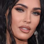 Une source dit que Megan Fox et Machine Gun Kelly sont toujours ensemble (mais ils n’ont pas arrêté de se battre)