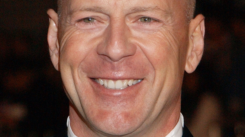 Une source explique comment la famille de Bruce Willis le soutient après un diagnostic de santé difficile