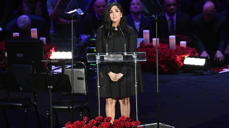 Vanessa Bryant à un mémorial pour Kobe et Gianna