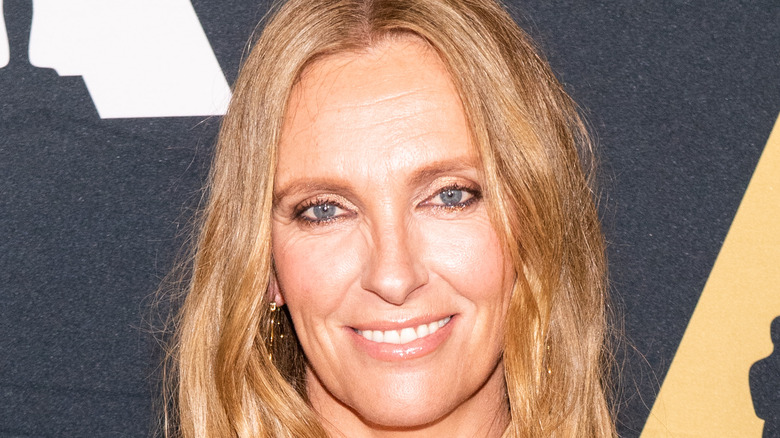 Toni Collette posant pour les caméras