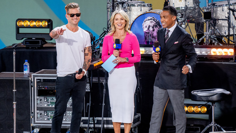 Ryan Tedder de OneRepublic avec les hôtes Amy Robach et TJ Holmes