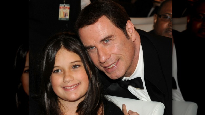 Ella Bleu Travolta, John Travolta souriant