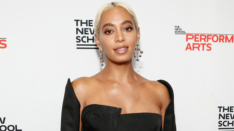 Solane Knowles posant à l'événement