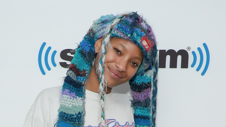 Willow Smith posant