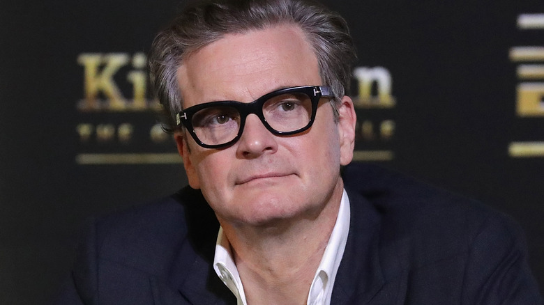 Colin Firth posant 