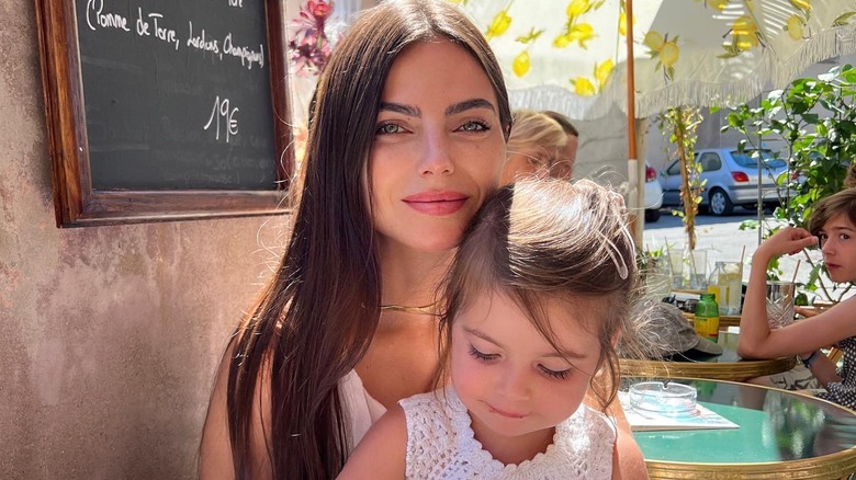 Kelly Piquet et sa fille 