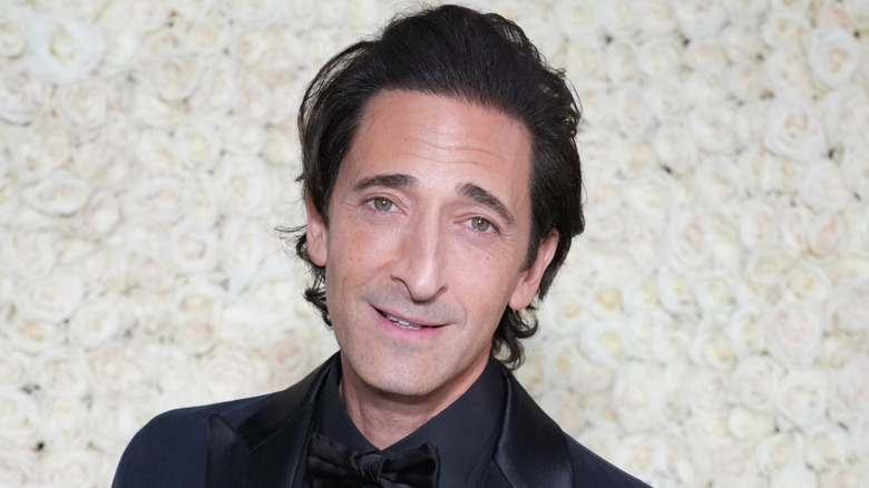 Adrien Brody pose