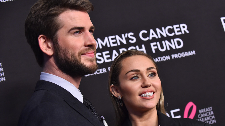 Miley Cyrus et Liam Hemsworth posent