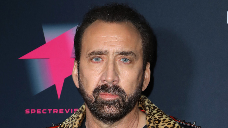 Nicolas Cage posant