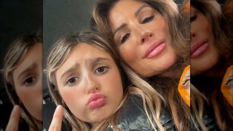 Rachel Uchitel posant avec sa fille Wyatt Lily