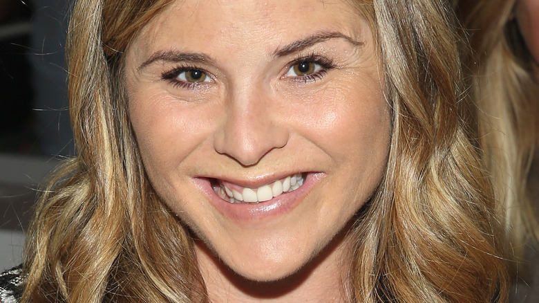 Jenna Bush souriante