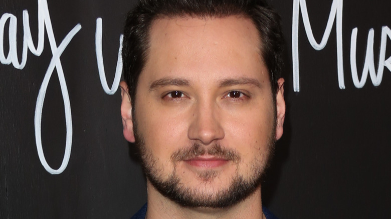 Matt McGorry posant