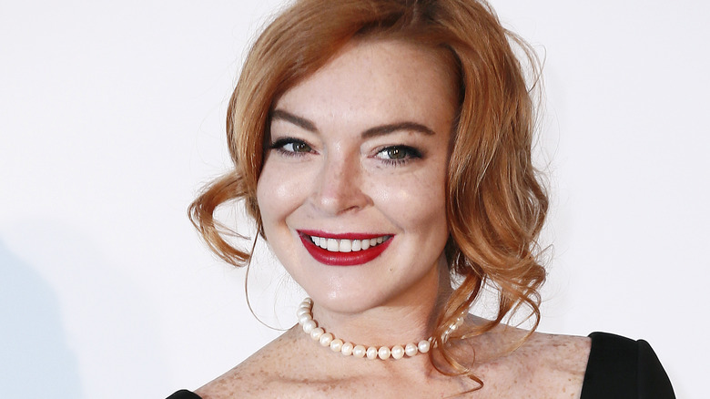 Lindsay Lohan souriant