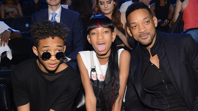 Jaden, Willow et Will Smith posant