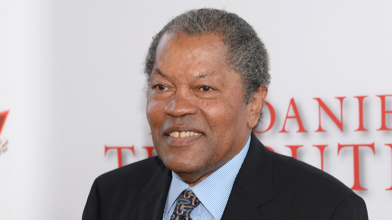 Clarence Williams III souriant