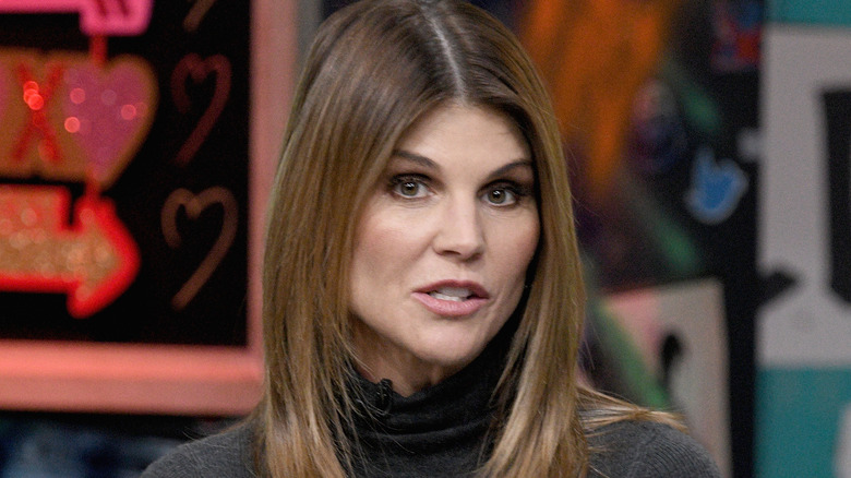 Col roulé gris Lori Loughlin