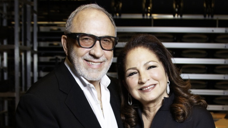 Emilio Estefan Gloria Estefan souriant 