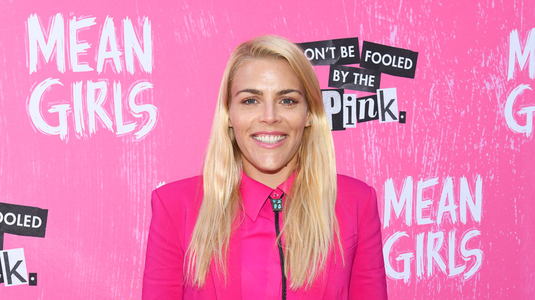 Busy Philipps à la première de Mean Girls, souriant