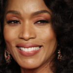 Angela Bassett n’a pas forcé un sourire après la perte des Oscars 2023 face à Jamie Lee Curtis (et nous ne la blâmons pas)