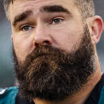 Jason Kelce explique clairement que sa carrière dans la NFL n’est pas terminée après la défaite du Super Bowl